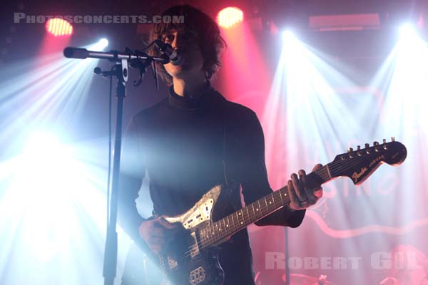 TOY - 2016-12-08 - PARIS - Nouveau Casino - Tom Dougall